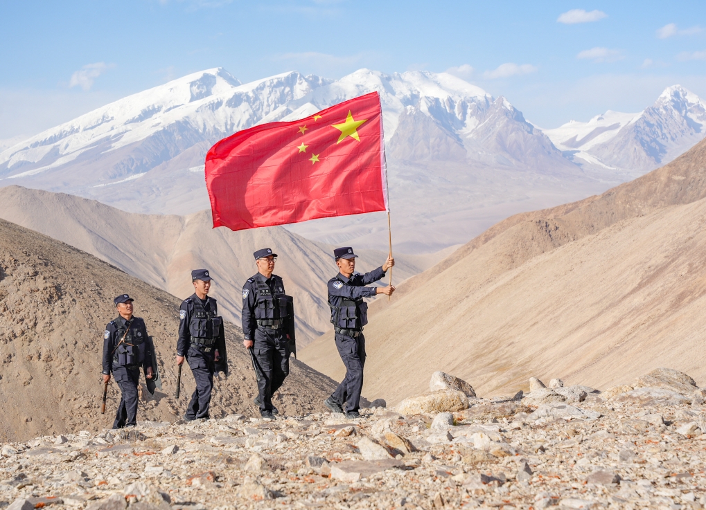 新疆喀什：海拔4200米 巡边踏查护平安