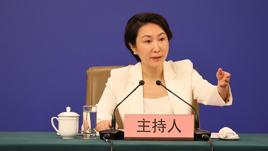 外交主题记者会主持人