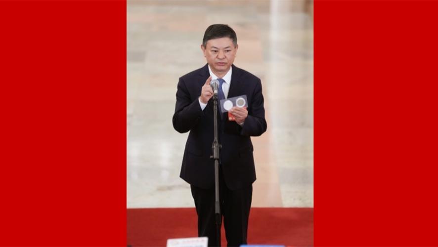 生态环境部部长黄润秋接受媒体采访